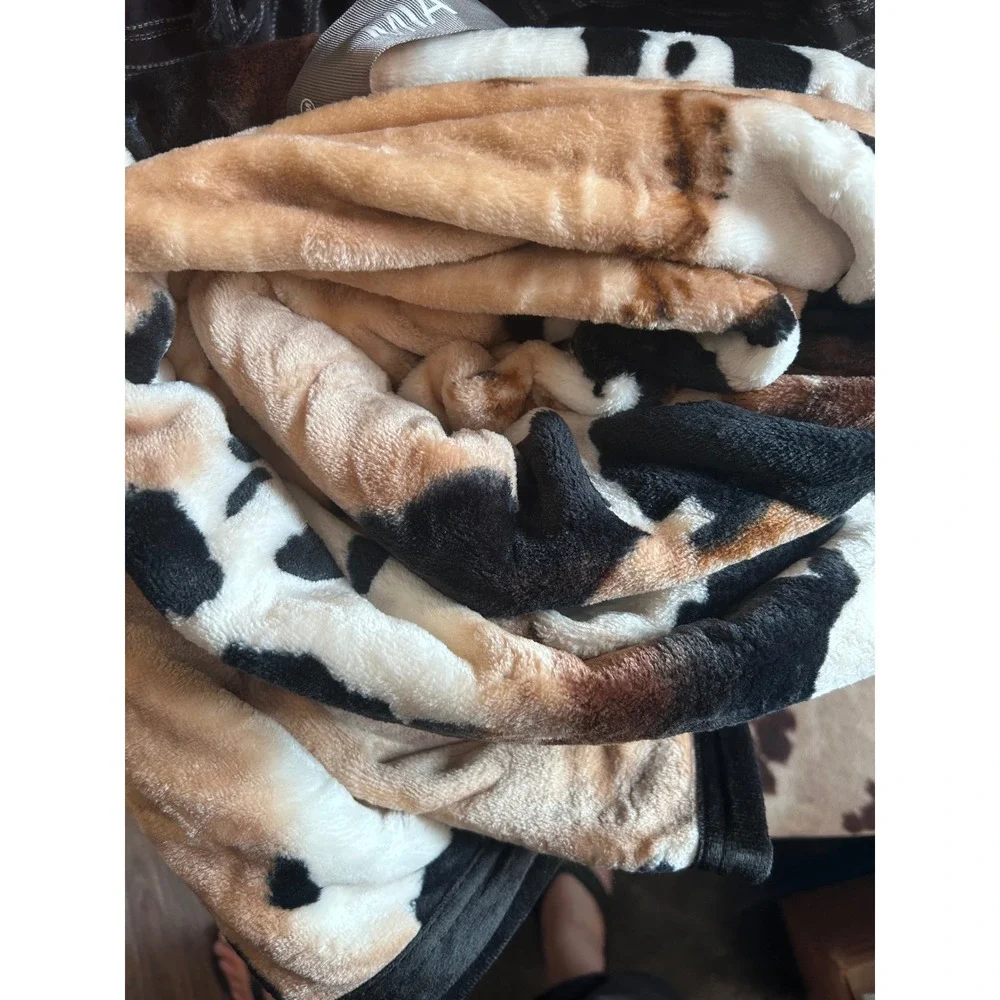 MIA Blanket King Brown Cow Print Floral Western Fleece Bedding New Cowgirl‎